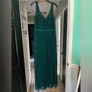 David’s Bridal Bridesmaid dress. Lace top v neck, emerald green, size 8